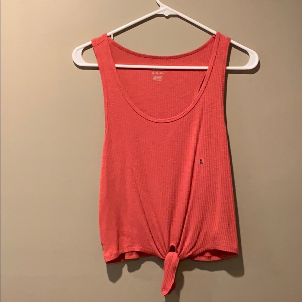 Dark pink cropped women’s tank top